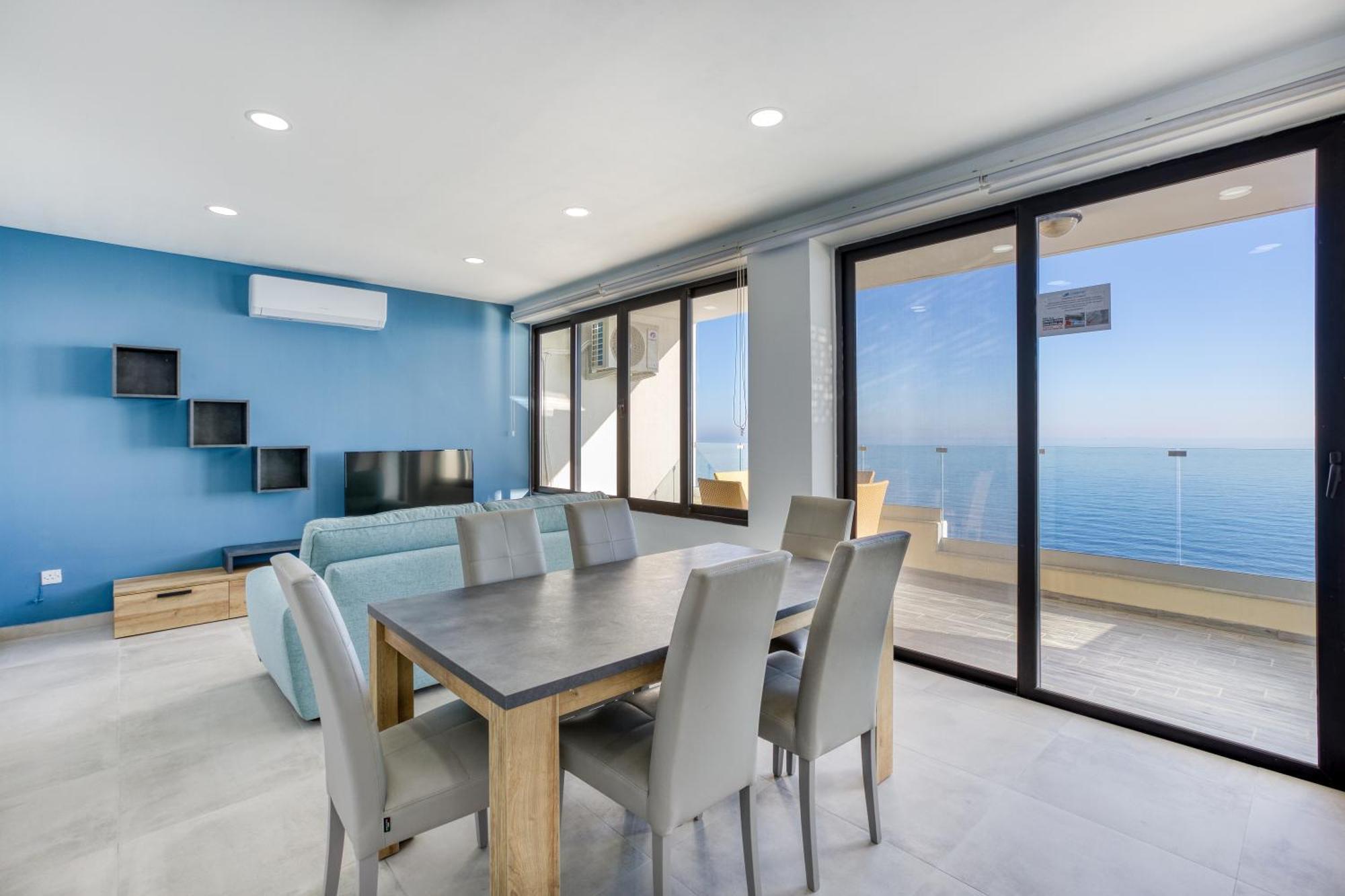 Seafront Sliema Apartment With Balcony & Sea Views By Jl Buitenkant foto