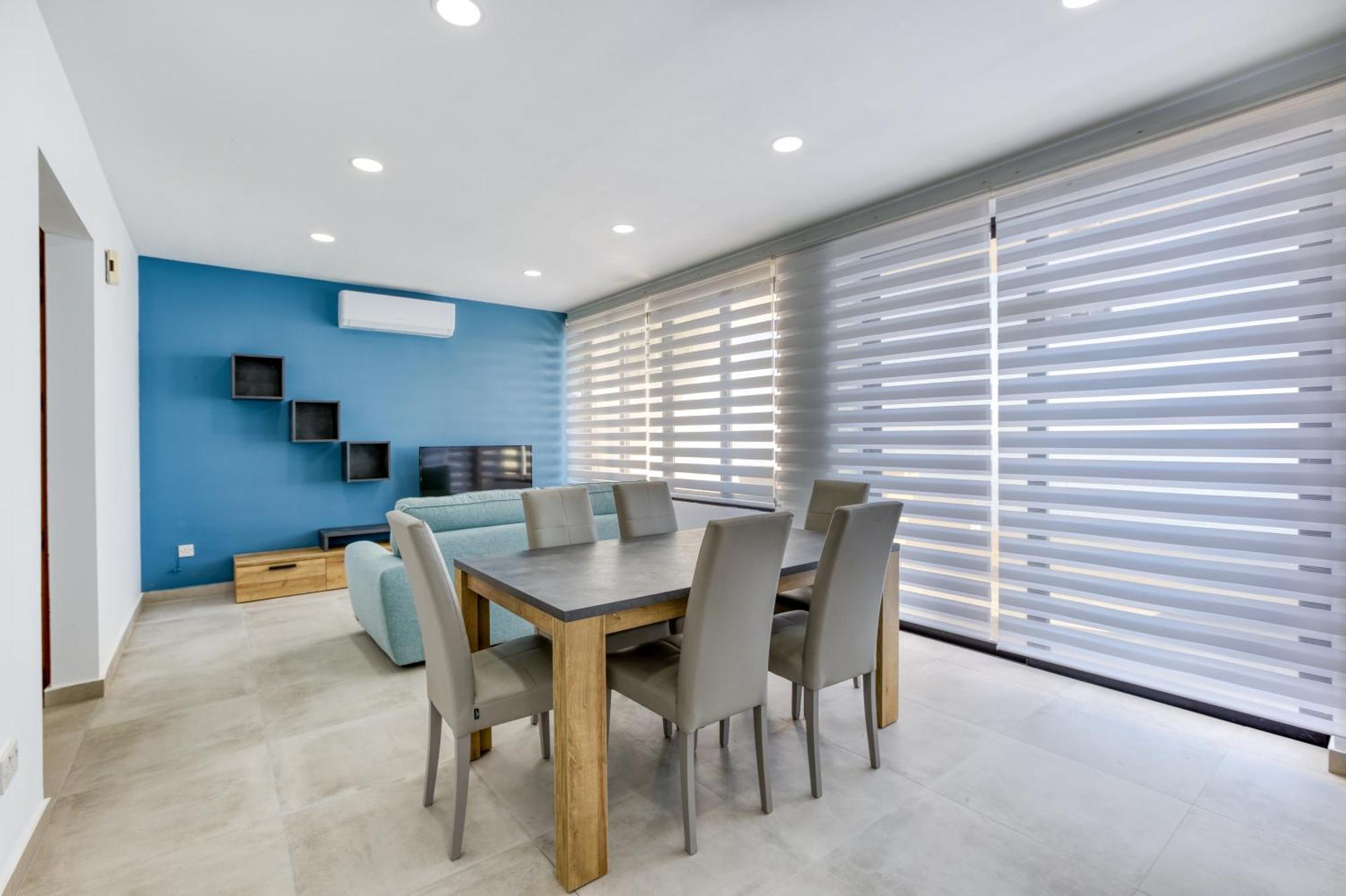 Seafront Sliema Apartment With Balcony & Sea Views By Jl Buitenkant foto