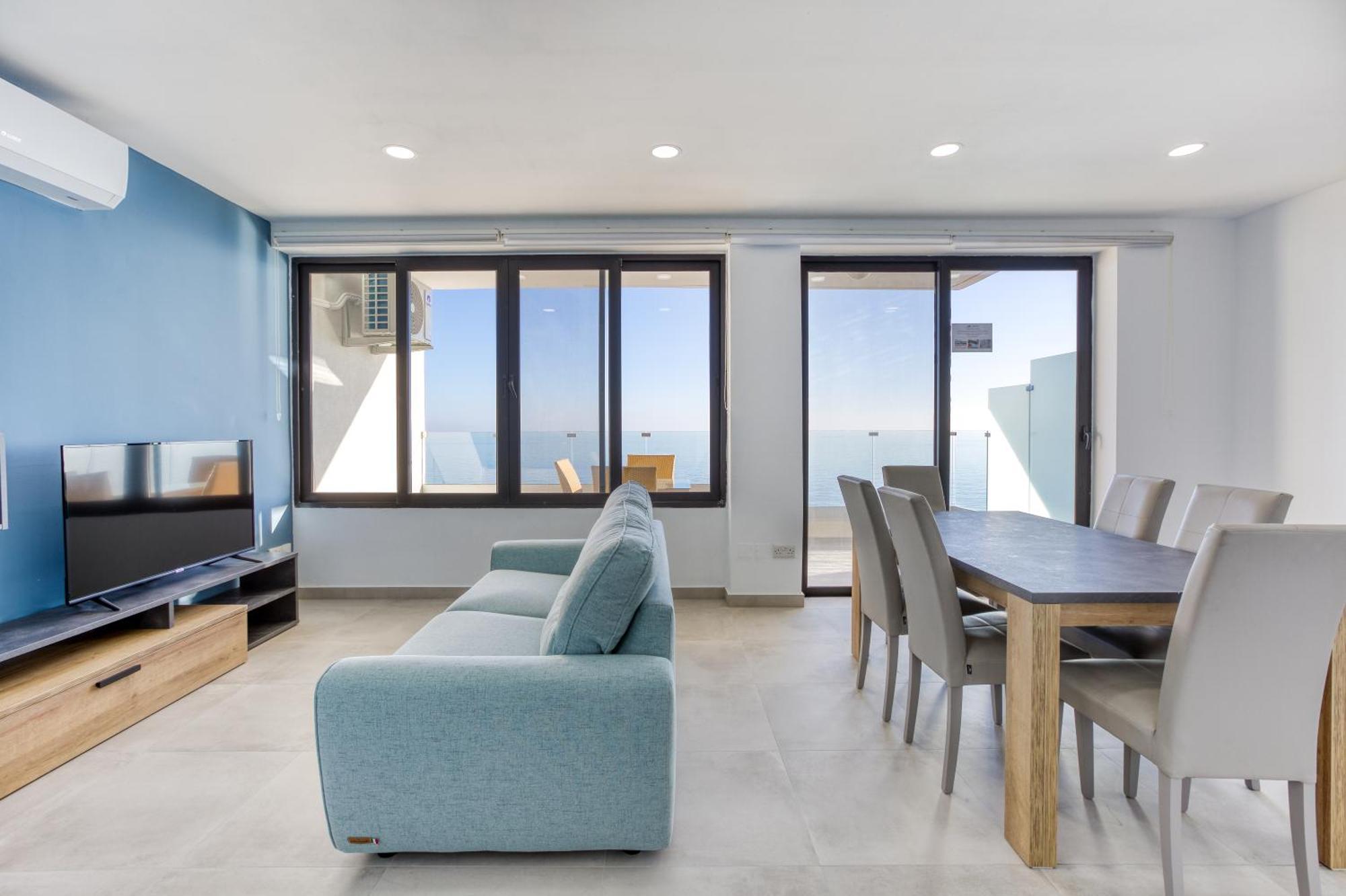 Seafront Sliema Apartment With Balcony & Sea Views By Jl Buitenkant foto