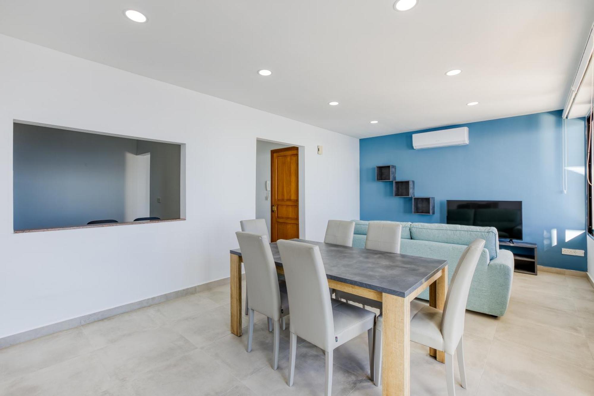 Seafront Sliema Apartment With Balcony & Sea Views By Jl Buitenkant foto