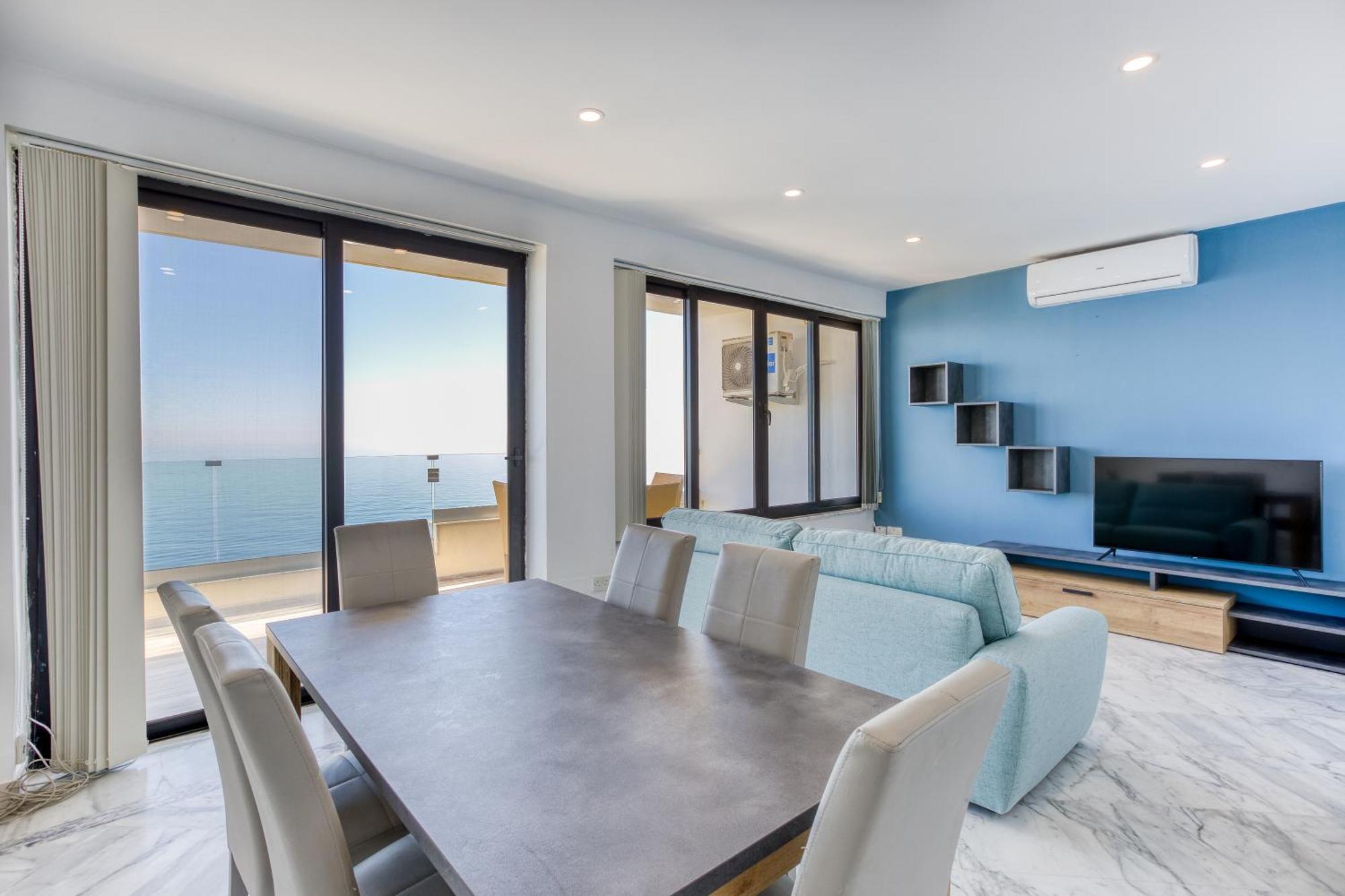 Seafront Sliema Apartment With Balcony & Sea Views By Jl Buitenkant foto