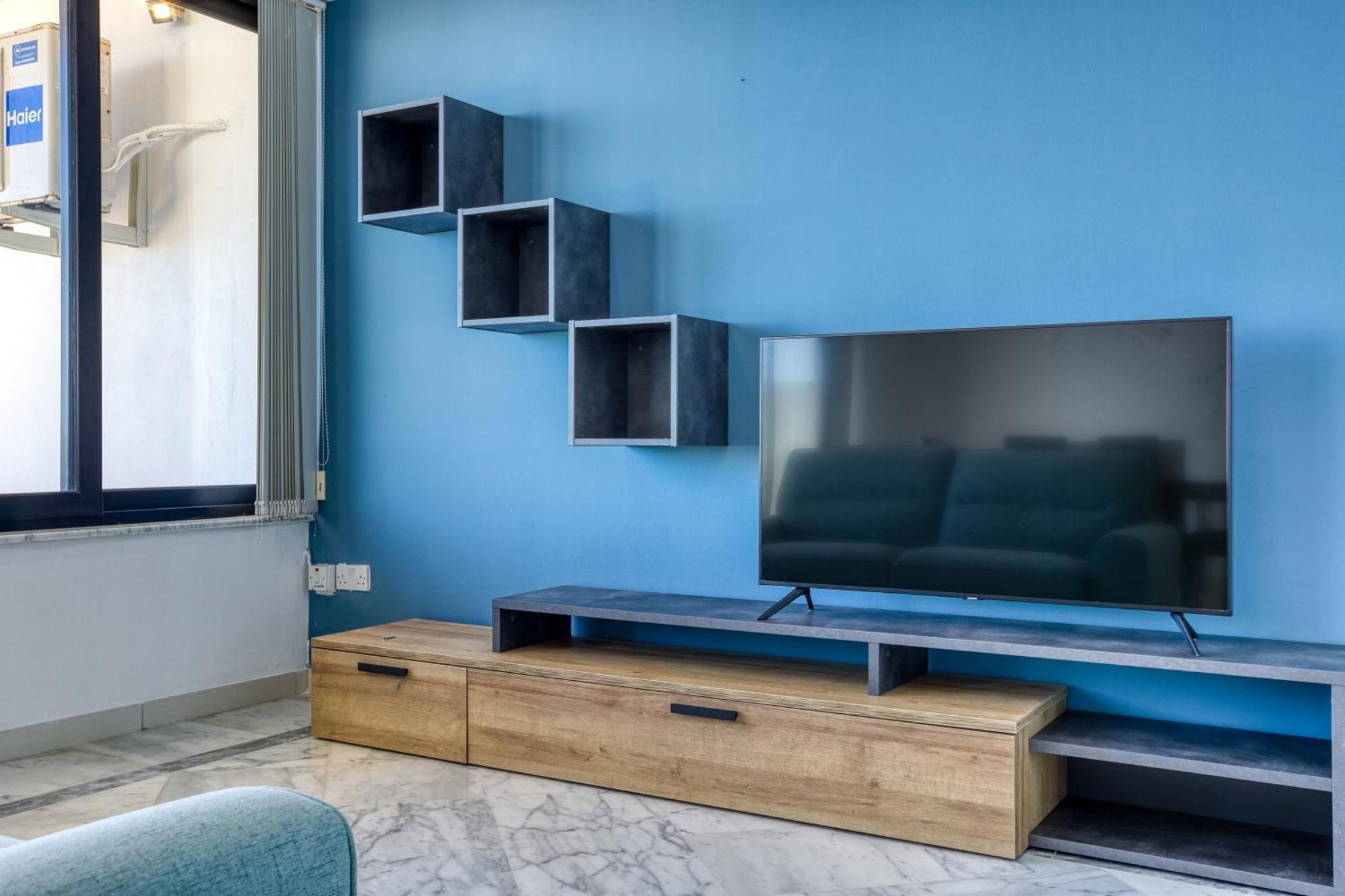 Seafront Sliema Apartment With Balcony & Sea Views By Jl Buitenkant foto
