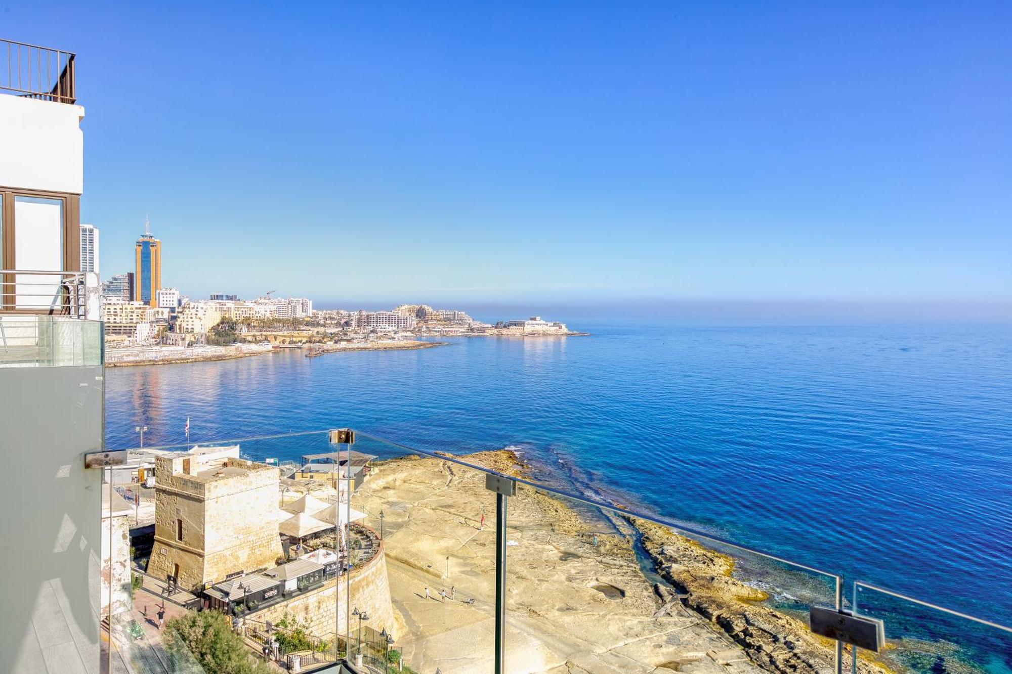 Seafront Sliema Apartment With Balcony & Sea Views By Jl Buitenkant foto
