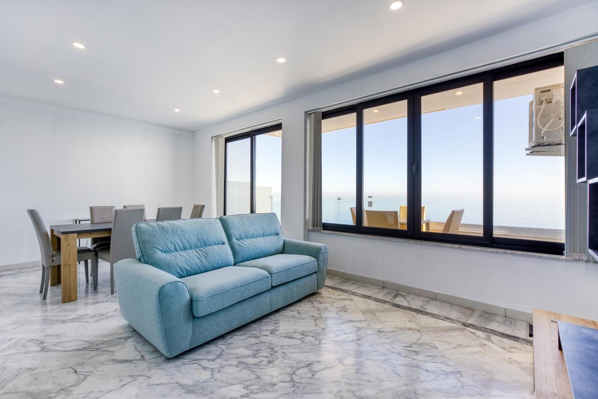 Seafront Sliema Apartment With Balcony & Sea Views By Jl Buitenkant foto