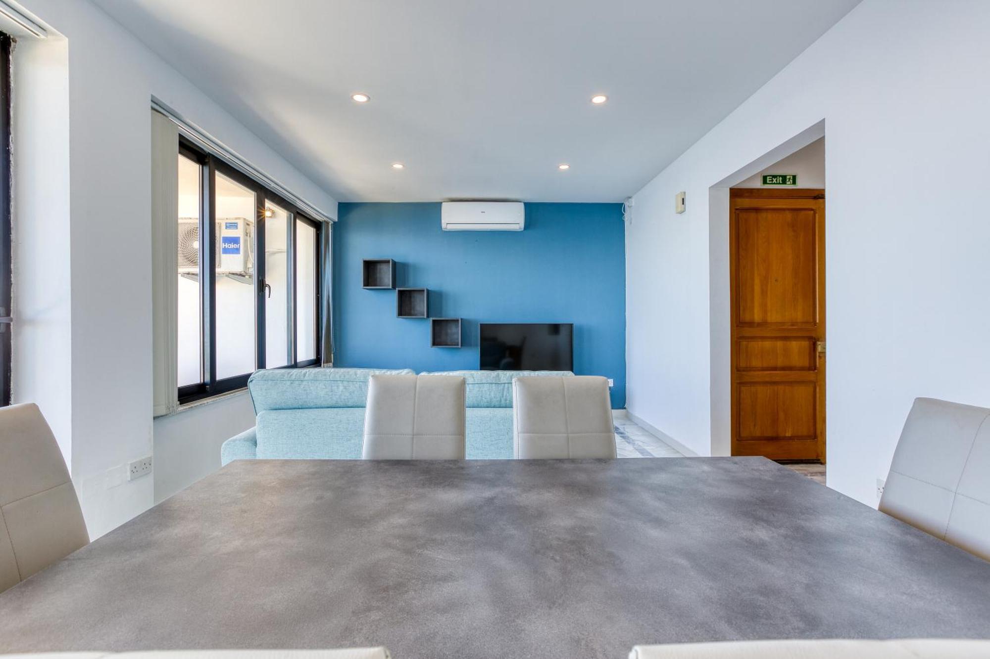 Seafront Sliema Apartment With Balcony & Sea Views By Jl Buitenkant foto