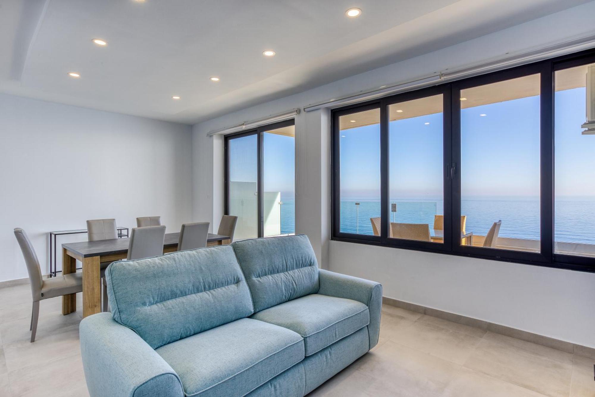 Seafront Sliema Apartment With Balcony & Sea Views By Jl Buitenkant foto