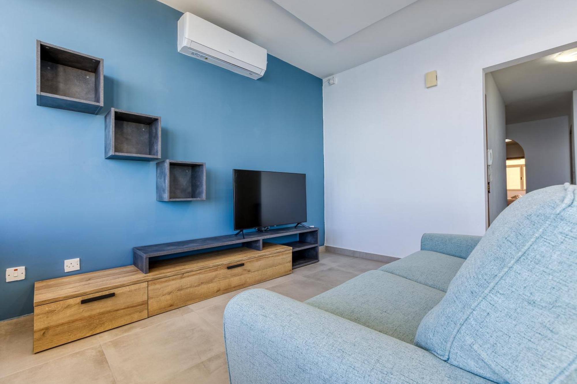 Seafront Sliema Apartment With Balcony & Sea Views By Jl Buitenkant foto