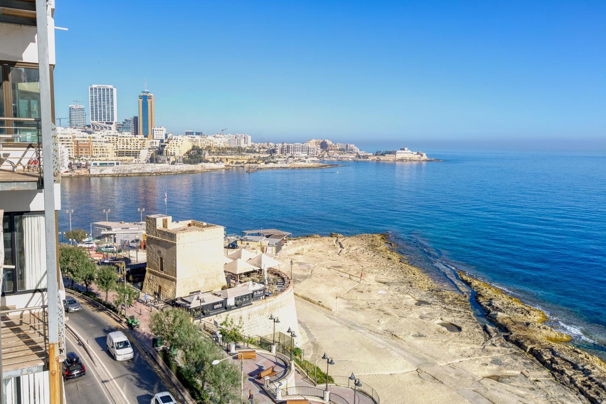 Seafront Sliema Apartment With Balcony & Sea Views By Jl Buitenkant foto