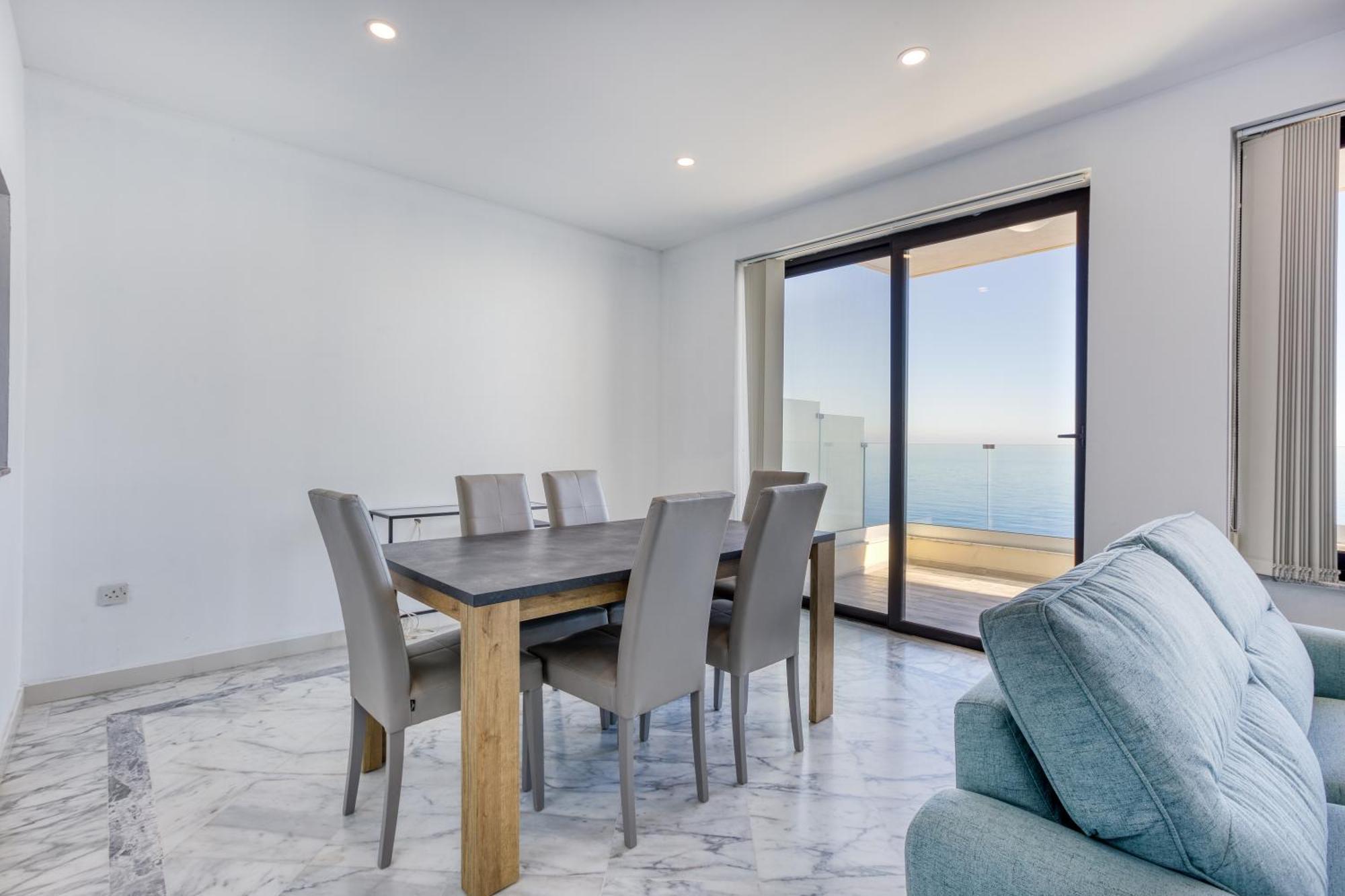 Seafront Sliema Apartment With Balcony & Sea Views By Jl Buitenkant foto